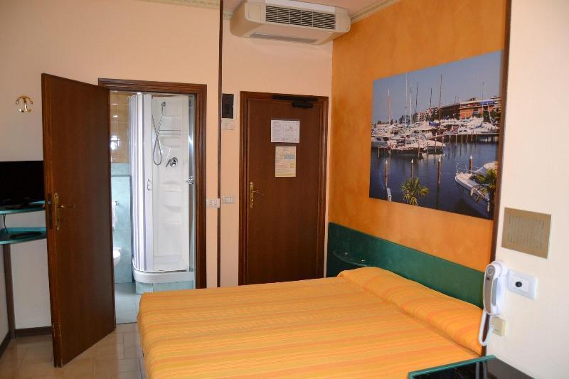 Hotel Marselli ริมินี ภายนอก รูปภาพ