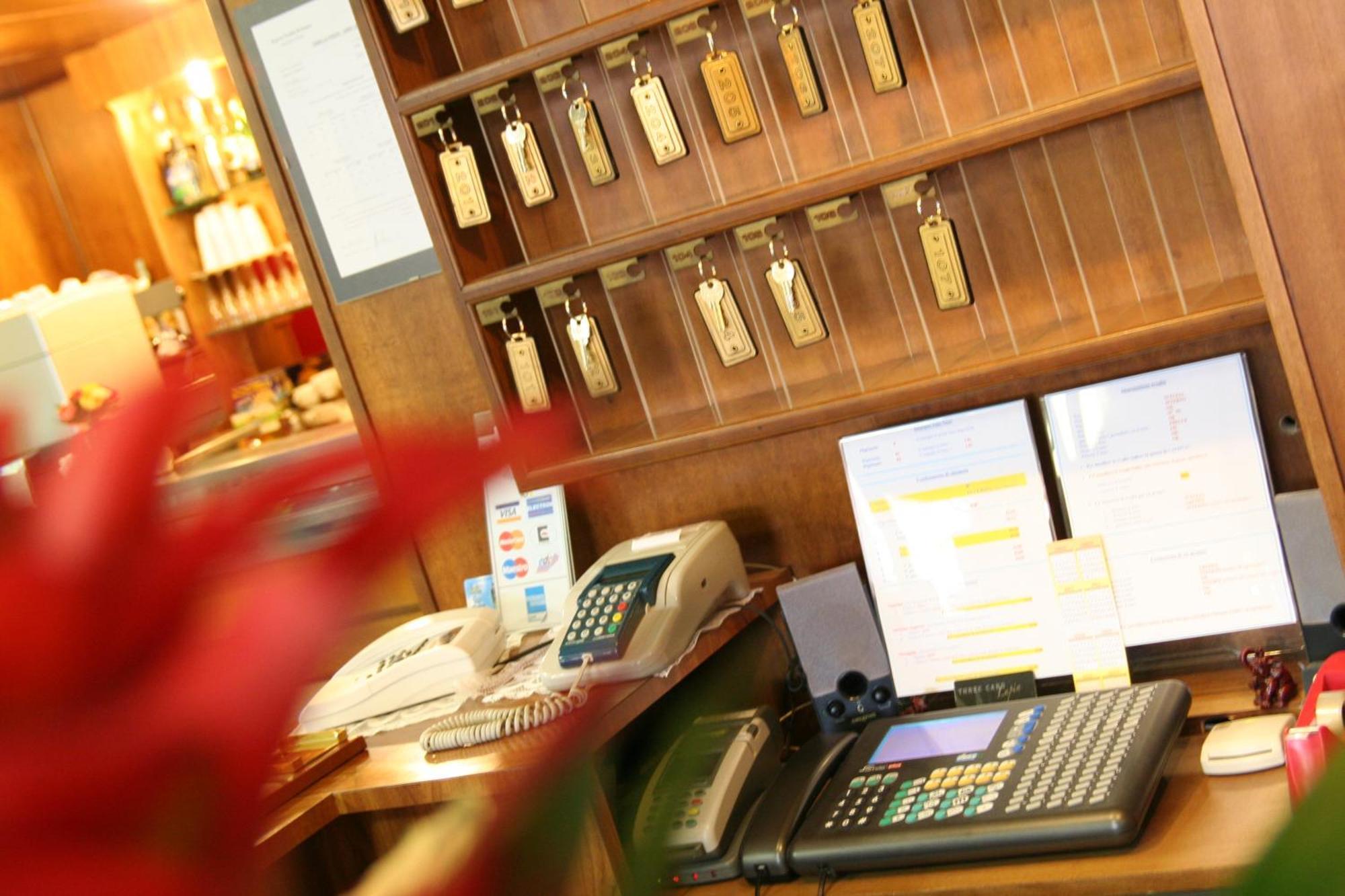 Hotel Marselli ริมินี ภายนอก รูปภาพ