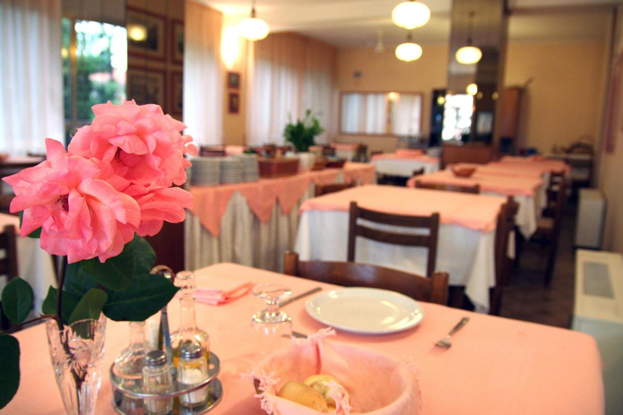 Hotel Marselli ริมินี ภายนอก รูปภาพ