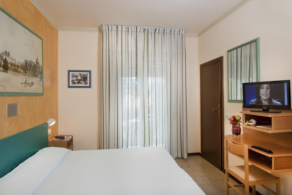 Hotel Marselli ริมินี ภายนอก รูปภาพ