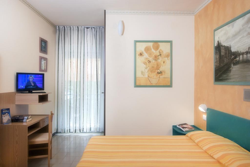 Hotel Marselli ริมินี ภายนอก รูปภาพ