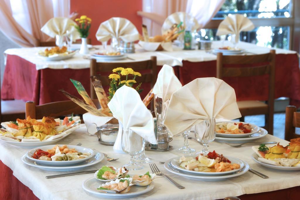 Hotel Marselli ริมินี ภายนอก รูปภาพ