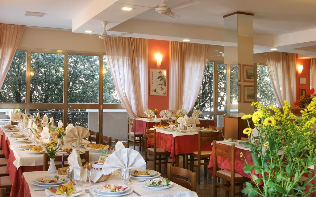 Hotel Marselli ริมินี ภายนอก รูปภาพ