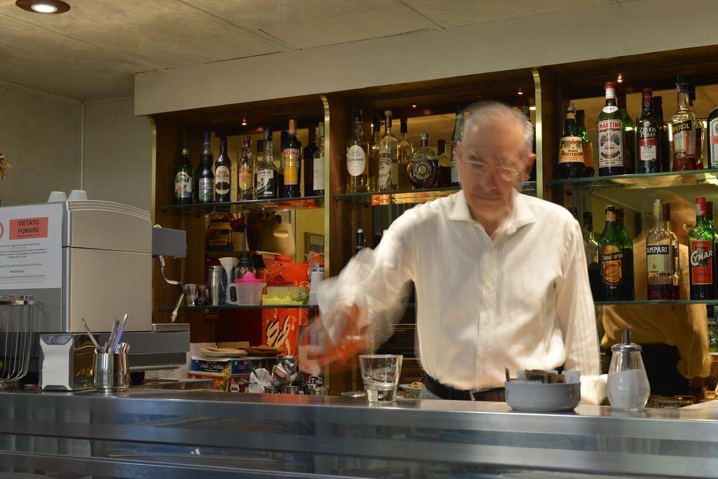 Hotel Marselli ริมินี ภายนอก รูปภาพ