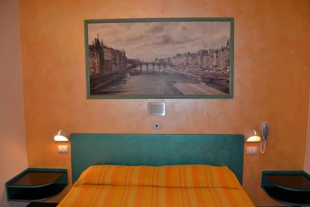 Hotel Marselli ริมินี ภายนอก รูปภาพ