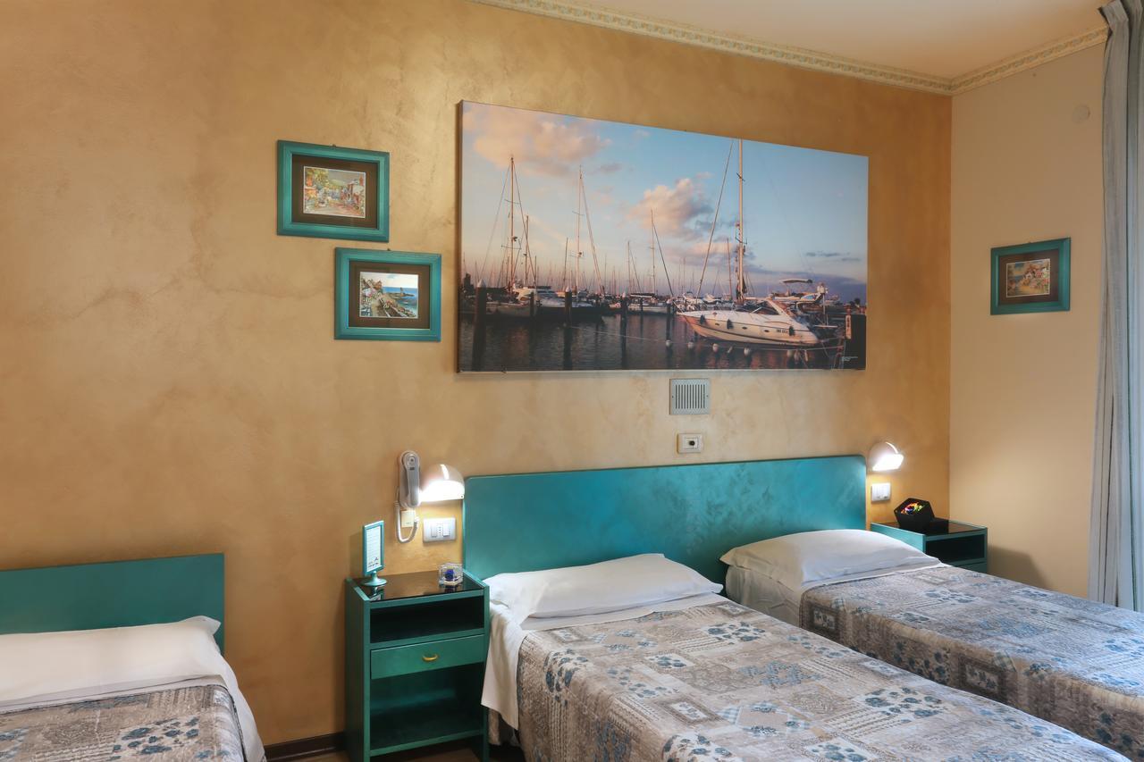 Hotel Marselli ริมินี ภายนอก รูปภาพ