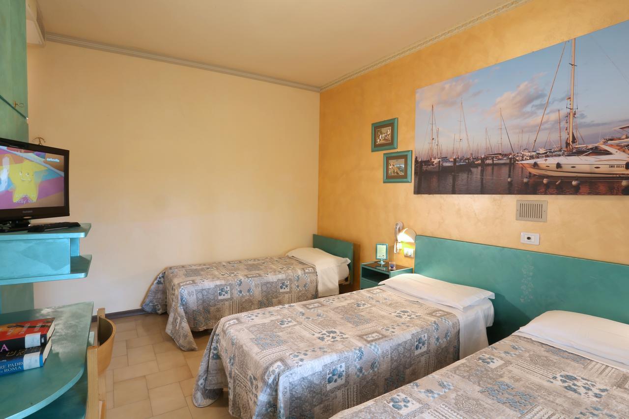 Hotel Marselli ริมินี ภายนอก รูปภาพ