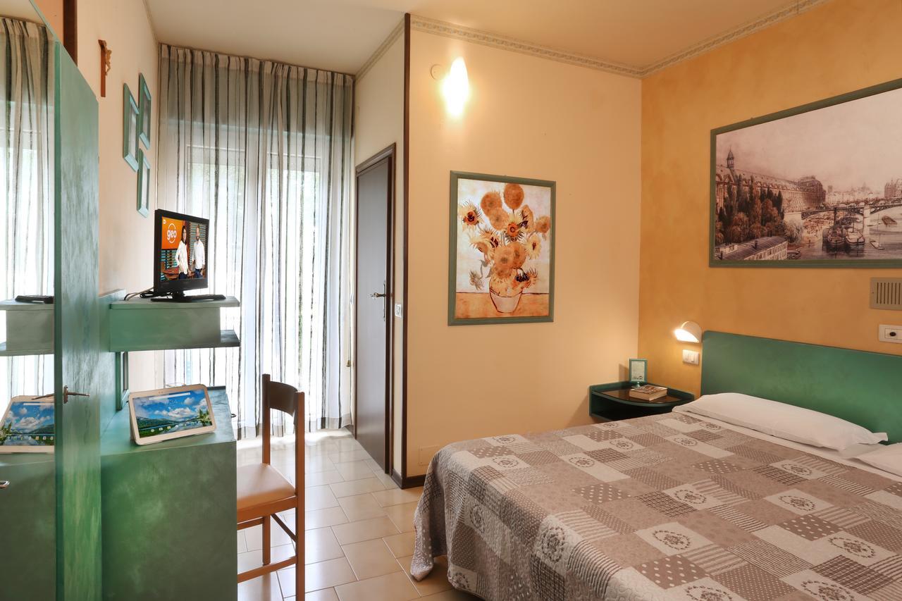 Hotel Marselli ริมินี ภายนอก รูปภาพ