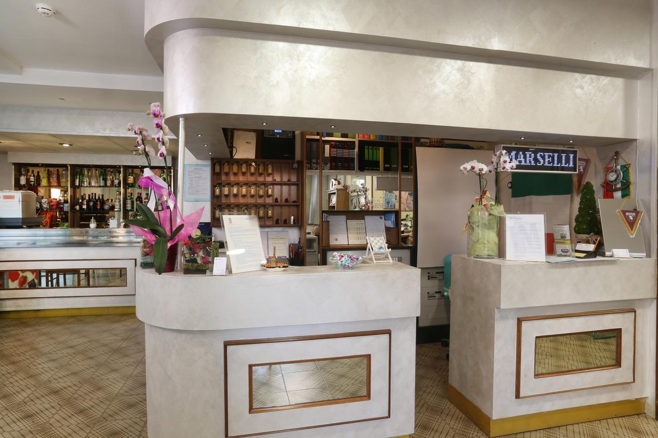 Hotel Marselli ริมินี ภายนอก รูปภาพ