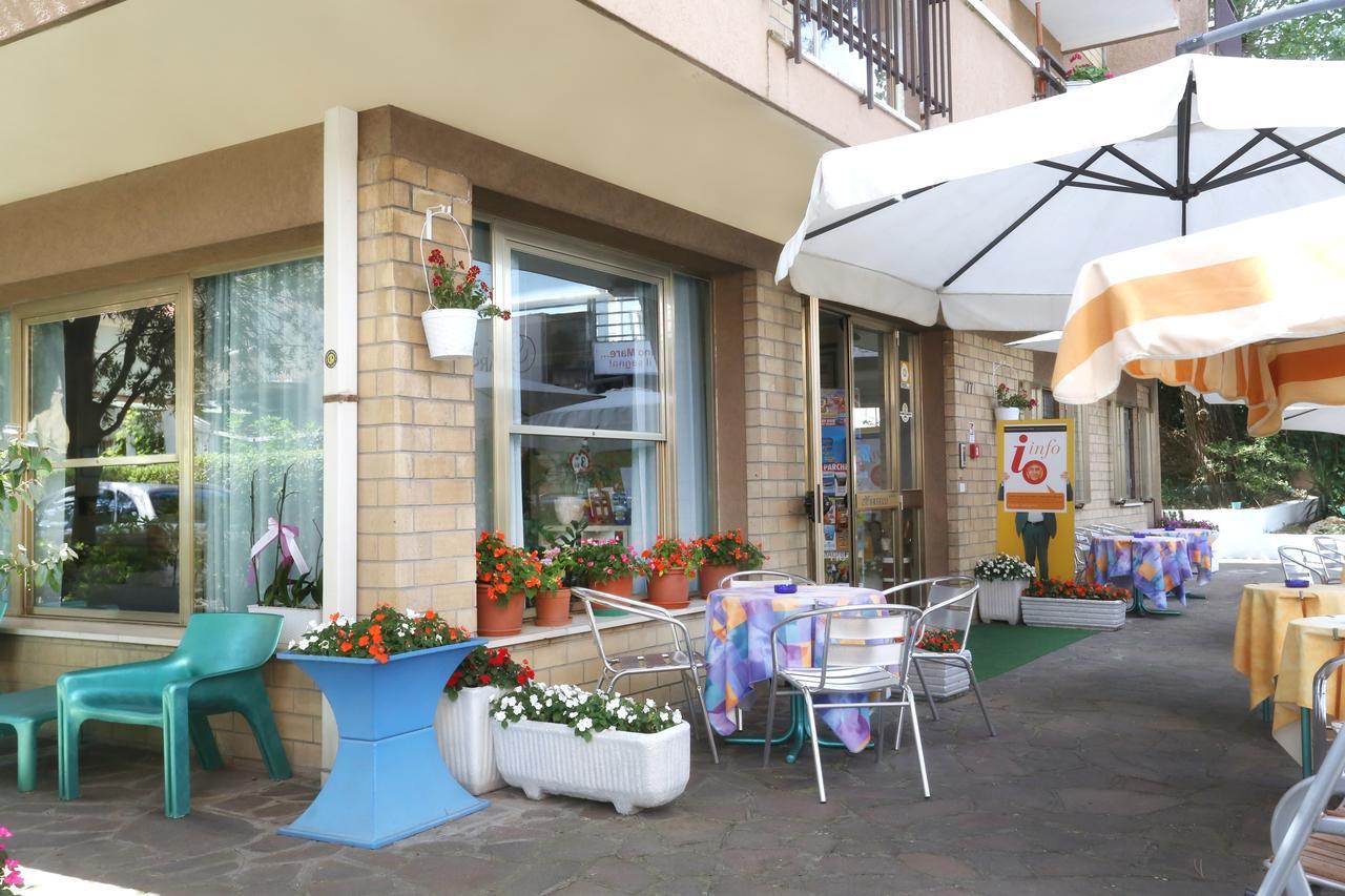 Hotel Marselli ริมินี ภายนอก รูปภาพ