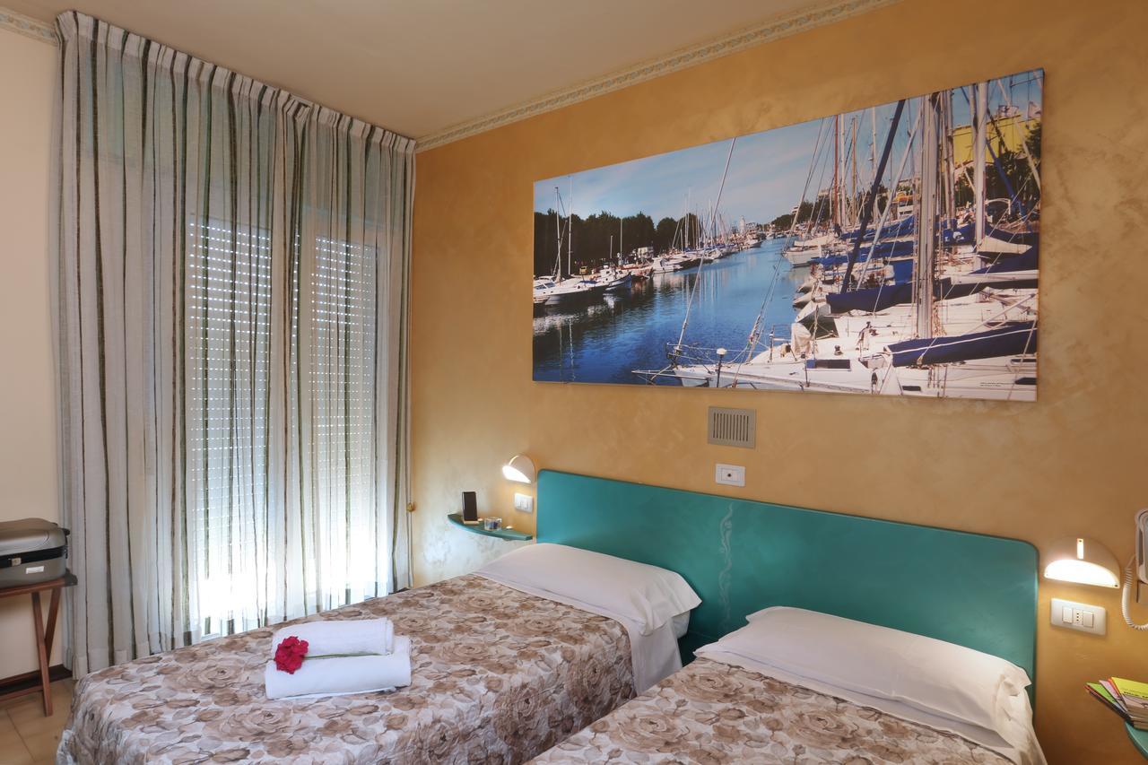 Hotel Marselli ริมินี ภายนอก รูปภาพ